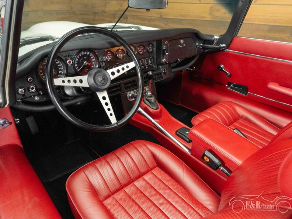 Afbeelding 14/19 van Jaguar E-Type V12 (1974)