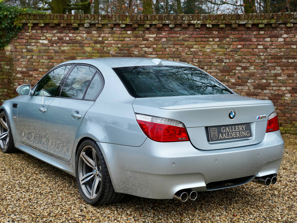 Immagine 40/50 di BMW M5 (2009)