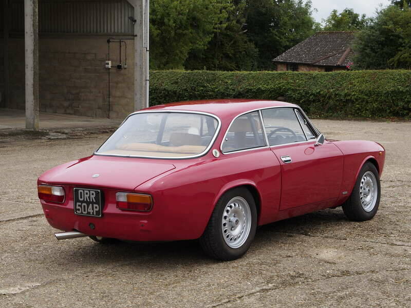 Image 4/49 of Alfa Romeo Giulia 1600 GT Junior (1976)