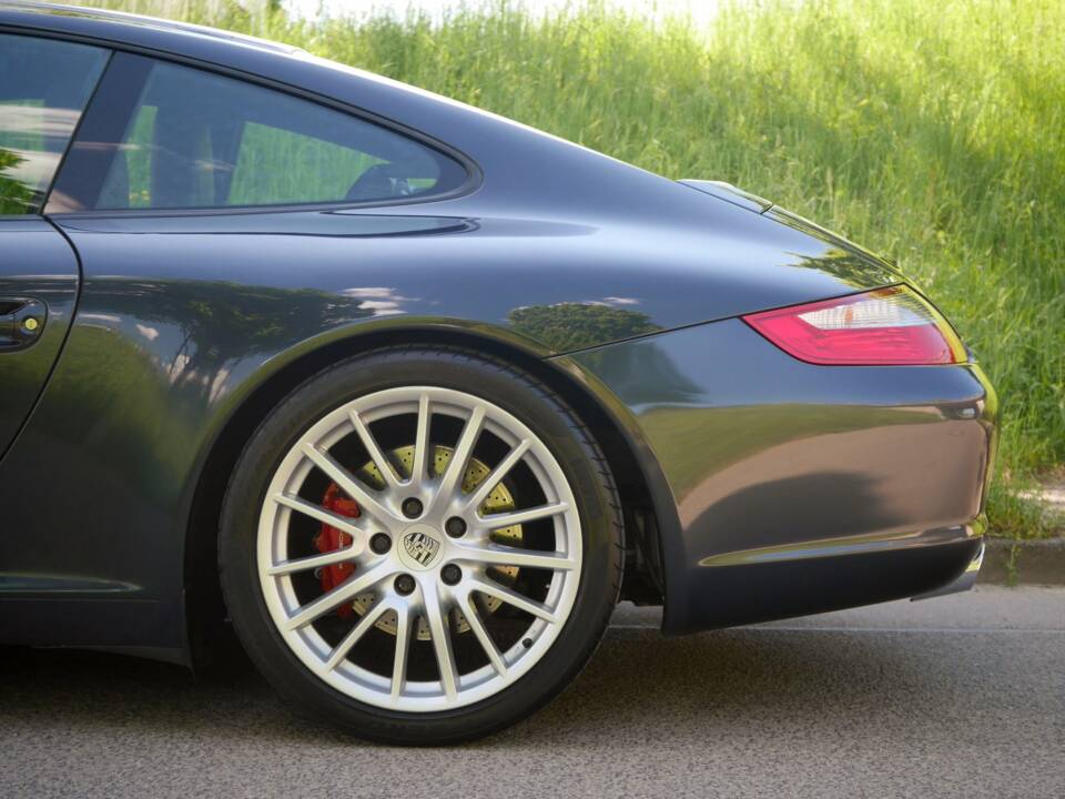 Image 6/33 of Porsche 911 Carrera S (2005)