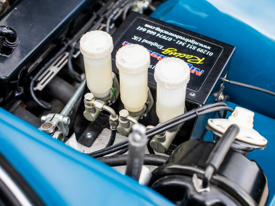 Image 17/18 of TVR Griffith 400 (1965)