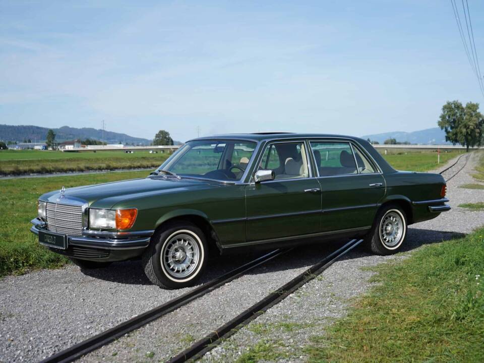 Afbeelding 9/28 van Mercedes-Benz 450 SEL (1979)