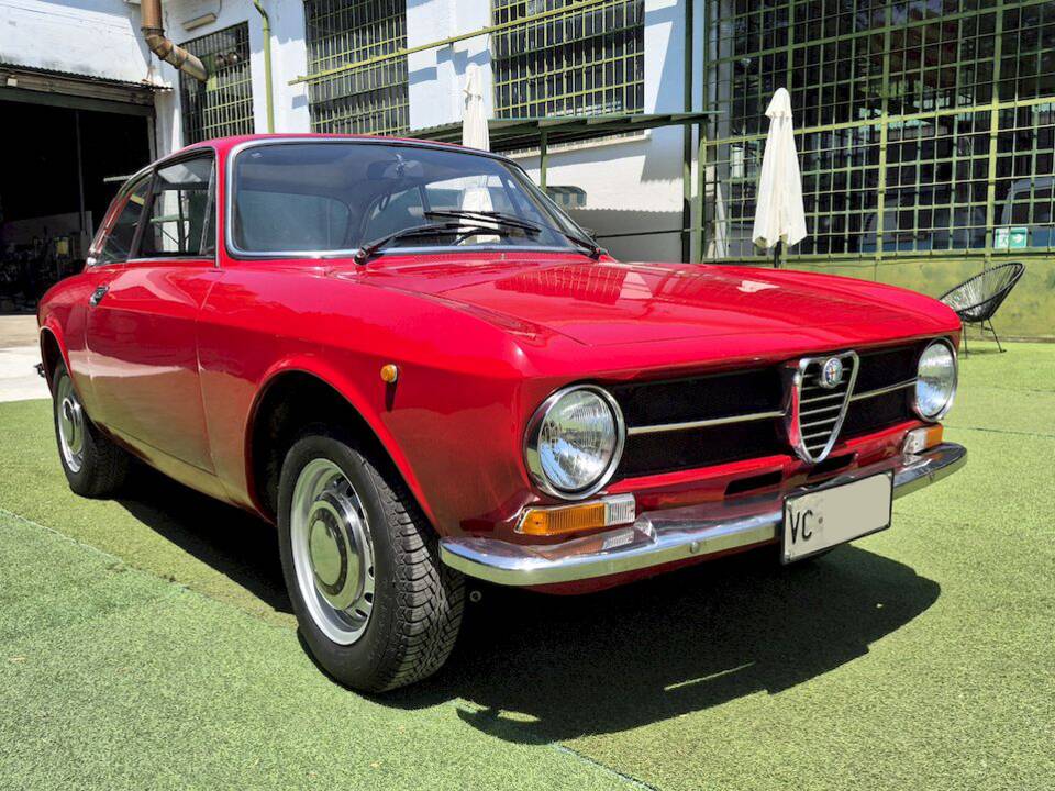 Afbeelding 8/63 van Alfa Romeo Giulia GT 1300 Junior (1971)
