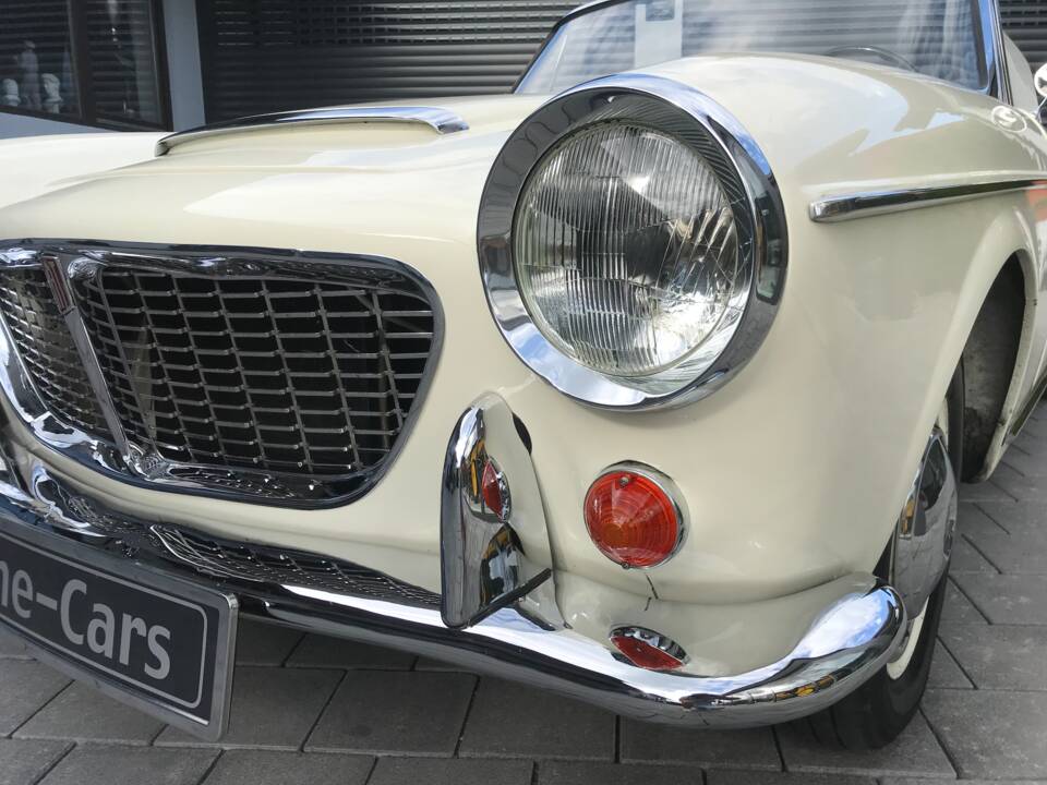 Image 24/33 of FIAT 1200 Convertible (1961)