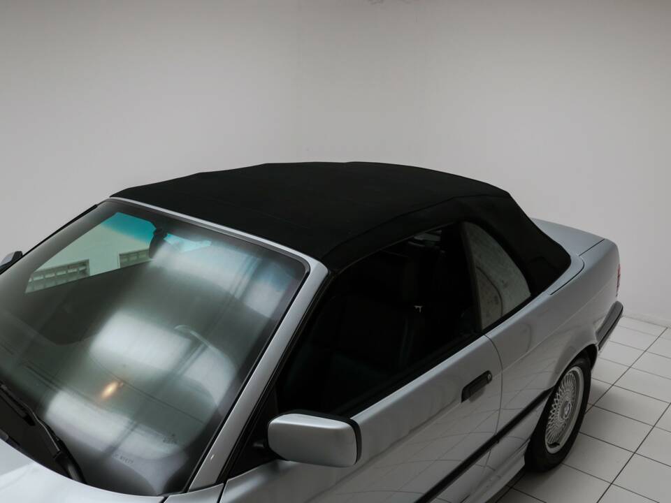 Imagen 12/28 de BMW 325i (1994)