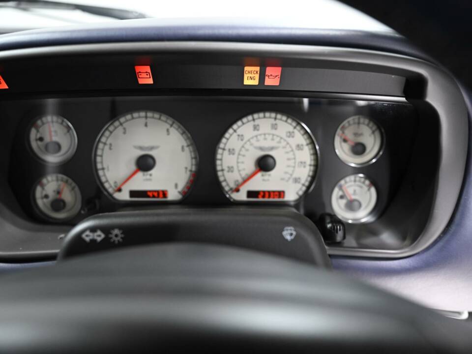 Image 28/50 of Aston Martin DB 7 GT (2004)