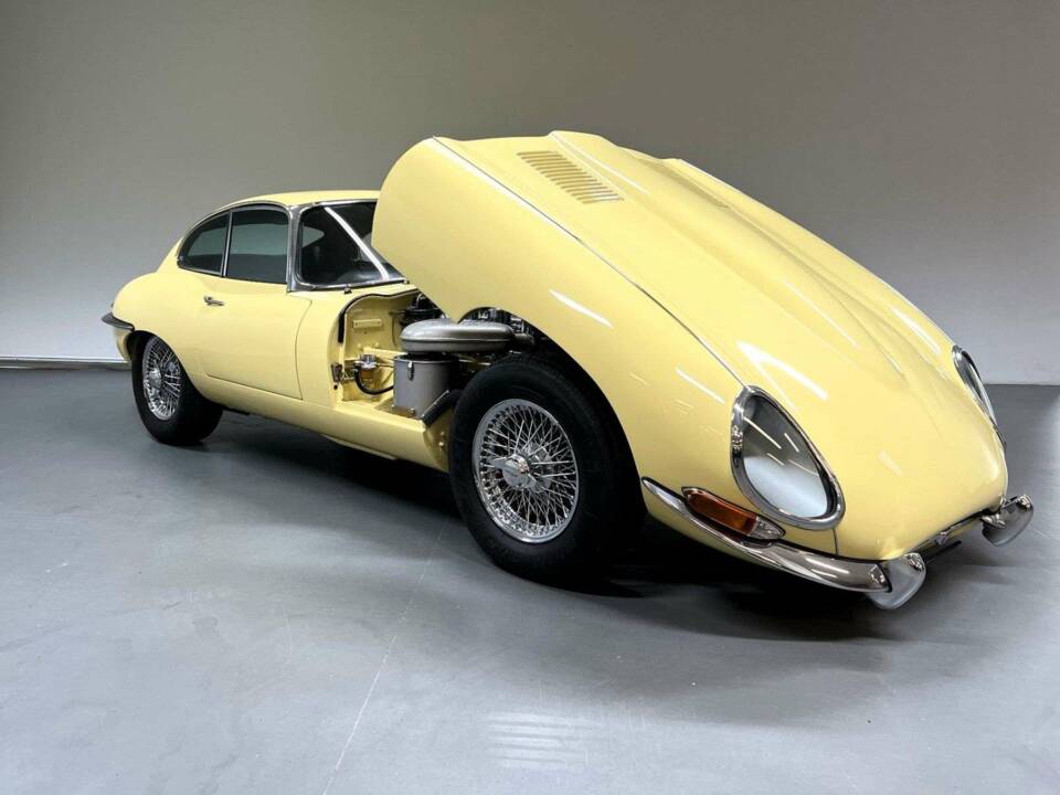 Image 7/22 de Jaguar Type E 4.2 (1965)