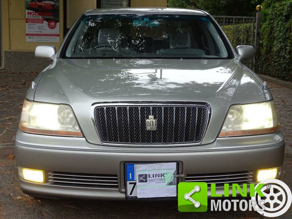 Imagen 2/10 de Toyota Crown Majesta (1999)