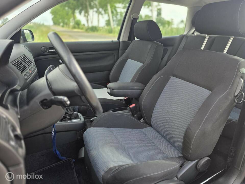 Image 23/42 of Volkswagen Golf IV 1.6 (2003)