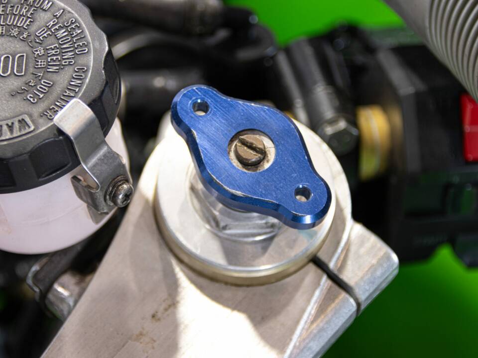 Image 19/50 of Kawasaki ZX-R 400 (1990)