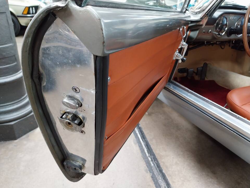 Image 47/51 of Lancia Flaminia GT Touring (1960)