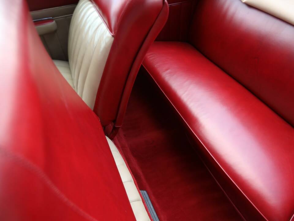 Image 42/50 de Cadillac 62 Convertible (1941)
