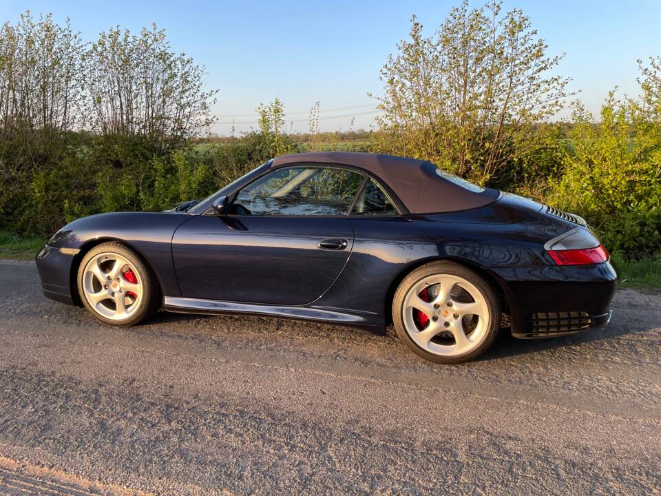 Image 9/17 of Porsche 911 Carrera 4S (2004)
