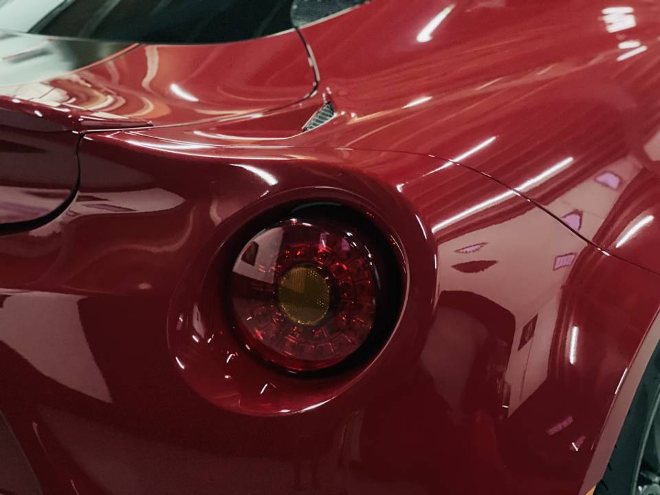 Image 18/50 of Alfa Romeo 4C (2015)