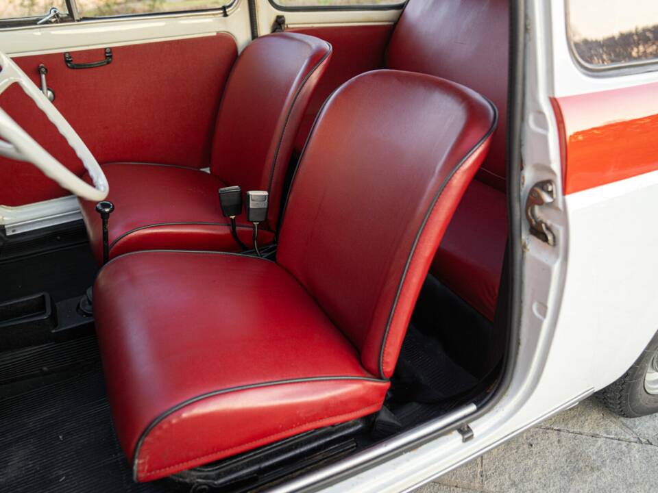 Image 26/50 of FIAT 500 F (1970)