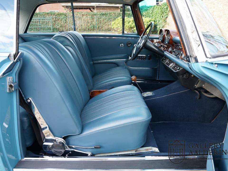 Image 33/50 de Mercedes-Benz 250 SE (1967)