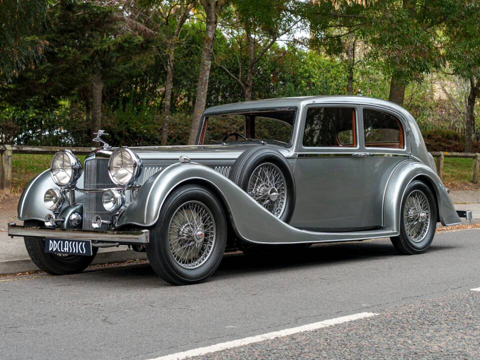 Image 1/25 de Alvis 4.3 Liter Saloon (1937)