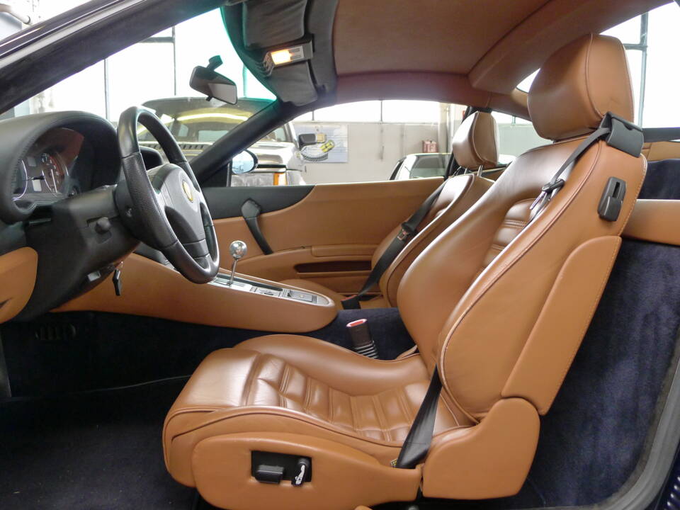 Image 33/41 of Ferrari 550 Maranello (2000)