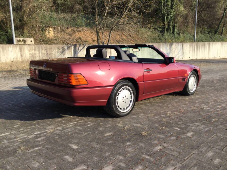 Image 2/32 de Mercedes-Benz 300 SL-24 (1992)
