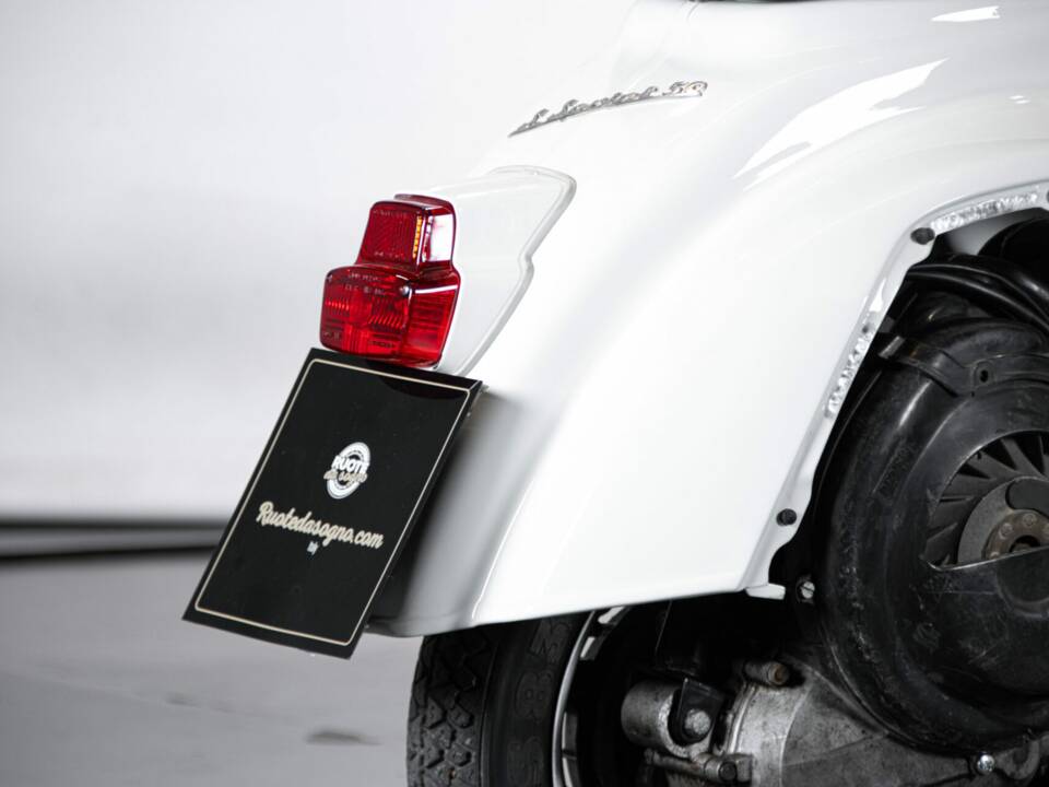 Image 10/49 de Piaggio Vespa 50 SS (1966)