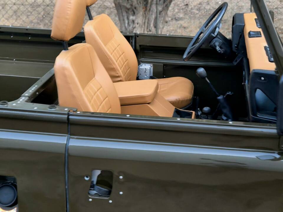 Image 7/25 of Land Rover 90 (1986)