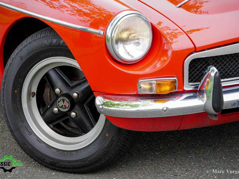 Image 25/46 de MG MGB GT V8 (1975)