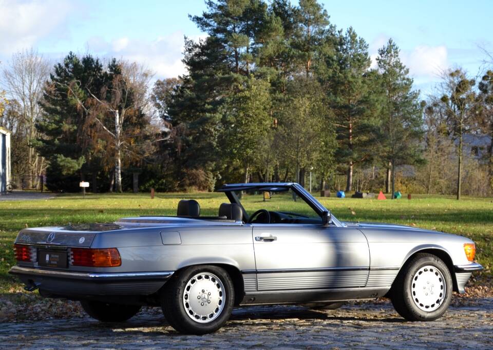 Image 9/36 of Mercedes-Benz 300 SL (1987)