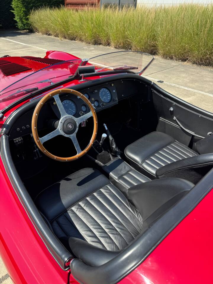 Image 28/34 of Jaguar XK 140 OTS (1955)