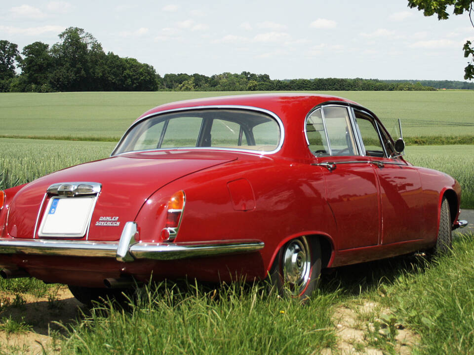 Image 5/22 of Daimler Sovereign 4.2 (1969)