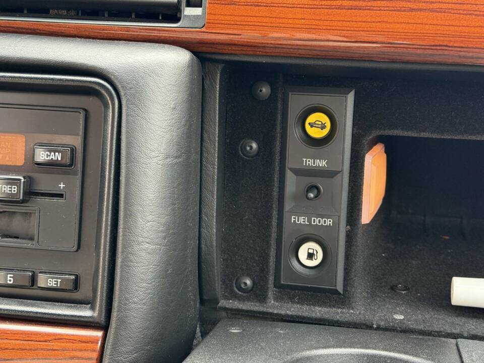 Bild 16/20 von Cadillac Eldorado TC (1992)