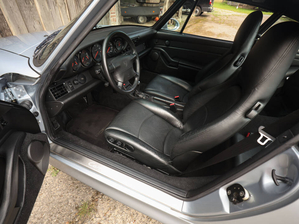 Image 10/90 de Porsche 911 Carrera 4S (1996)