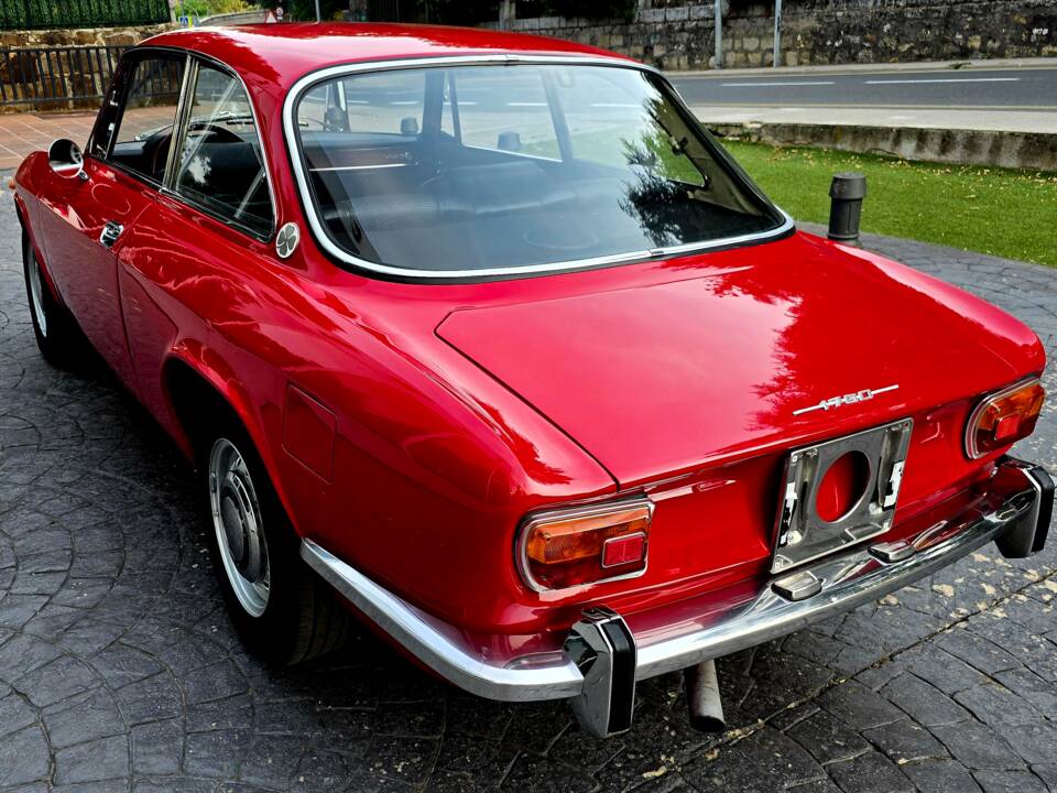 Image 30/34 of Alfa Romeo 1750 GT Veloce (1969)