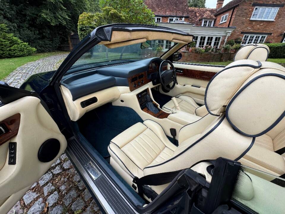 Bild 17/27 von Aston Martin V8 Volante (1997)