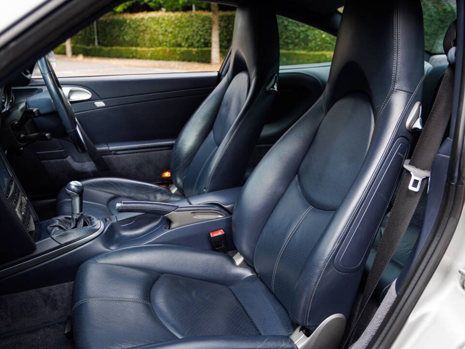 Bild 24/50 von Porsche 911 Carrera (2004)