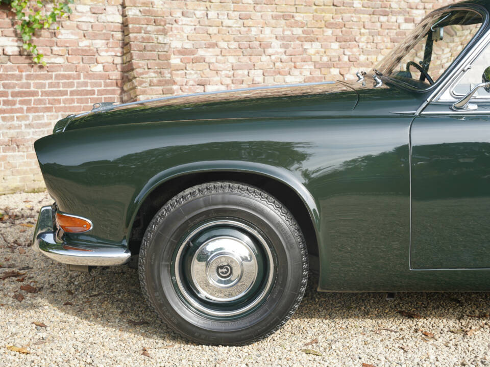 Image 12/50 of Daimler Sovereign 420 (1968)