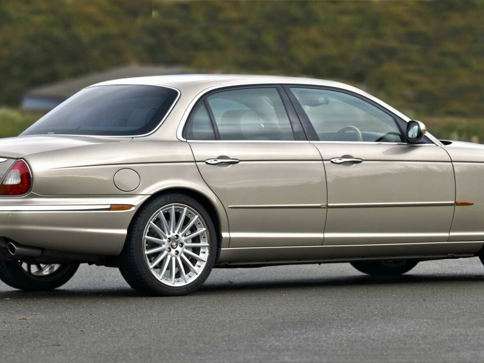 Afbeelding 12/50 van Jaguar XJ 8 4.2 (2003)