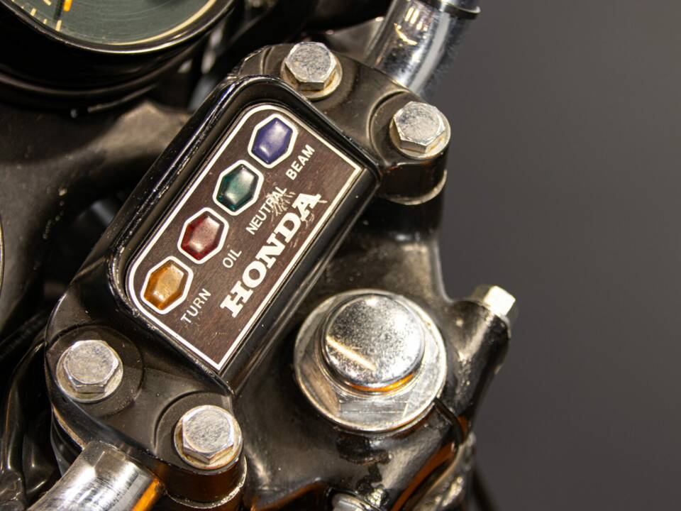 Image 41/50 of Honda CB 750 Four (1975)