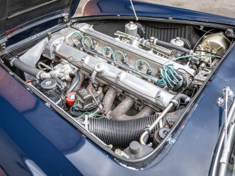 Image 54/64 of Aston Martin DB 4 (1962)