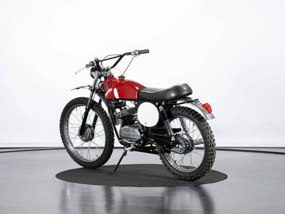Immagine 2/49 di Aprilia Scarabeo 50 (1972)
