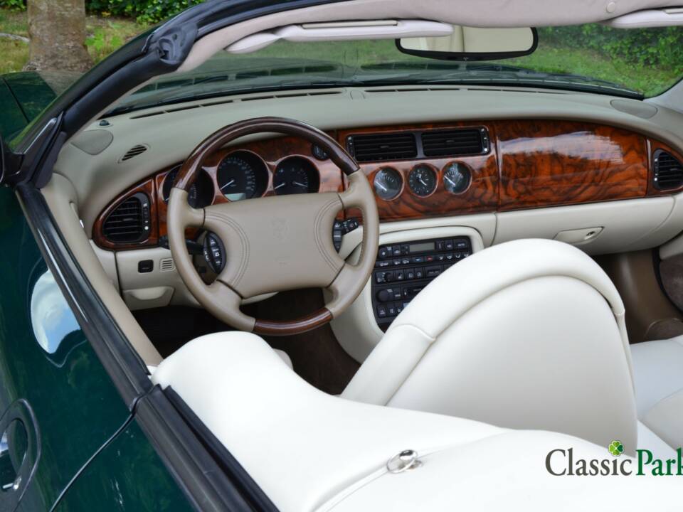 Imagen 26/50 de Jaguar XK8 4.0 (1998)