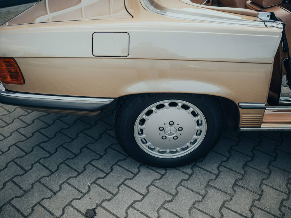 Image 19/99 of Mercedes-Benz 300 SL (1985)