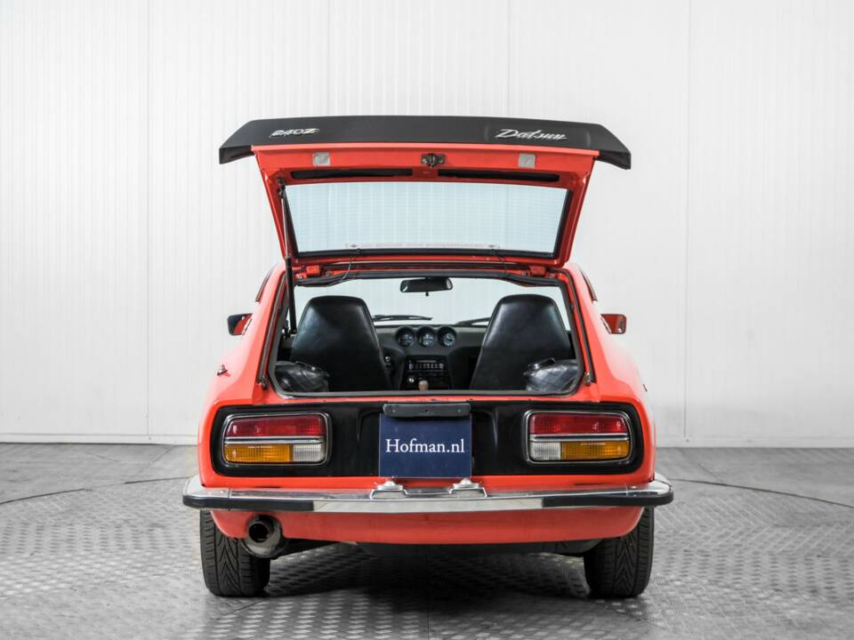 Image 34/50 of Datsun 240 Z (1974)