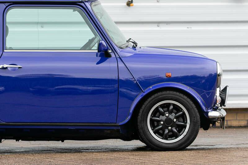 Image 15/34 of Rover Mini "Paul Smith" (1999)