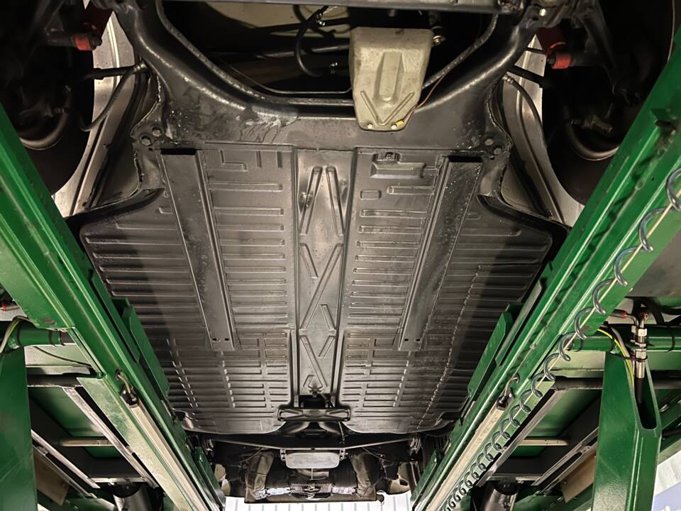 Image 32/37 of Volkswagen Karmann Ghia 1600 L (1968)
