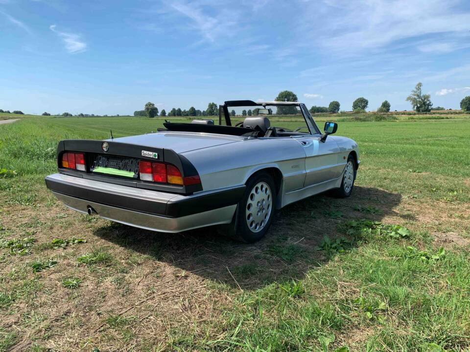Afbeelding 6/8 van Alfa Romeo 2.0 Spider (1988)