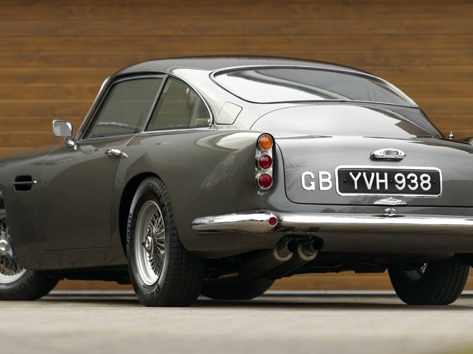 Image 16/50 of Aston Martin DB 4 (1962)