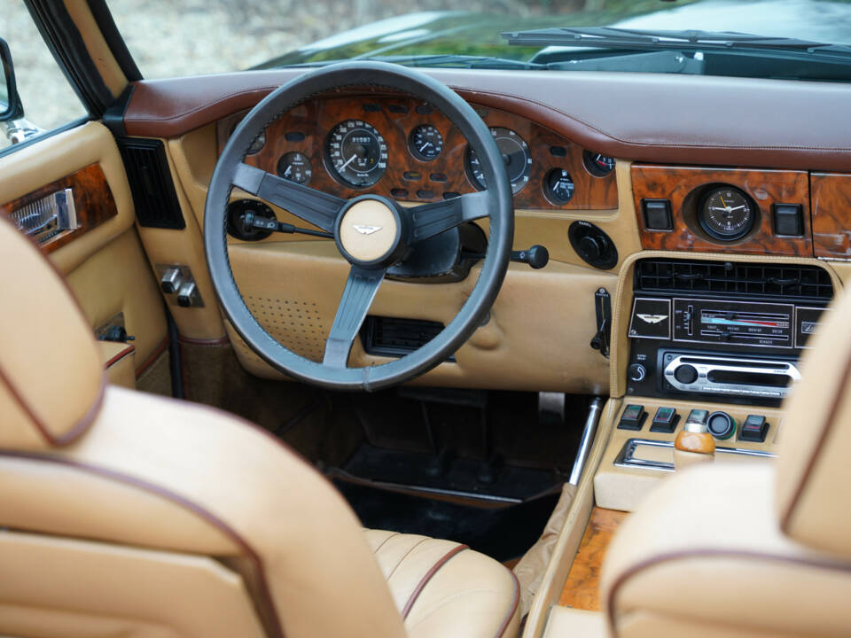 Image 44/50 of Aston Martin V8 Volante (1981)