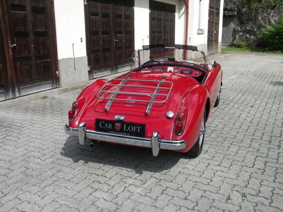 Image 27/31 of MG MGA 1600 (1959)