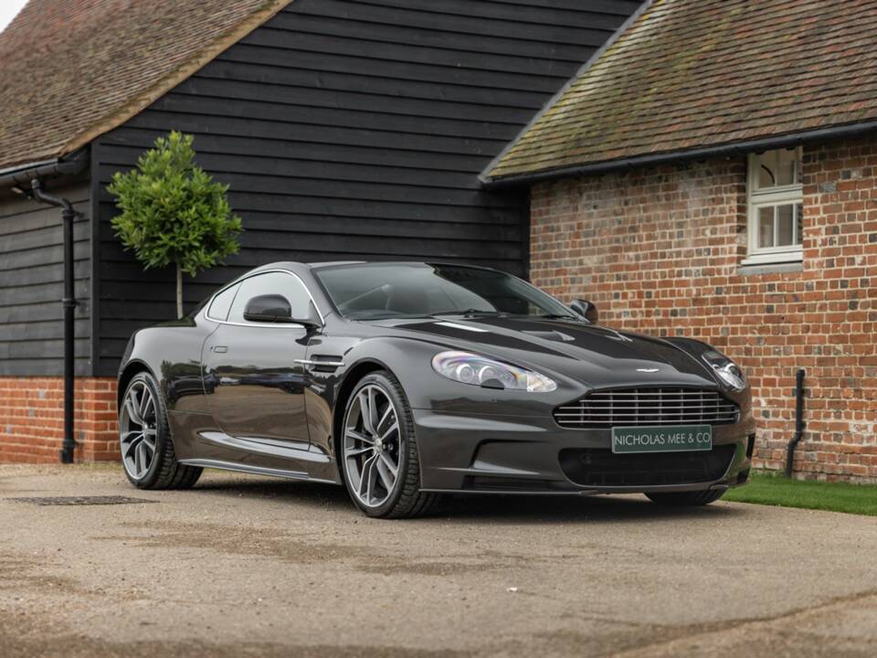 Afbeelding 45/50 van Aston Martin DBS (2010)