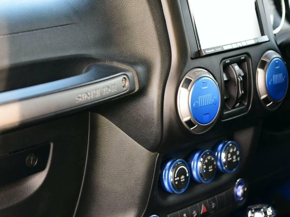 Bild 40/50 von Jeep Wrangler 3.8 &quot;75th Aniversary&quot; (2016)